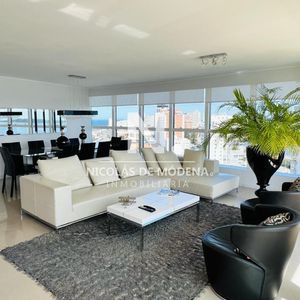 Apartamento En Mansa - Punta Del Este En Venta, De 3 Dormitorios Con Vista Al Mar.