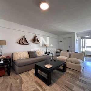 Apartamento De 3 Dormitorios En Peninsula, Punta Del Este Con Vista Al Mar