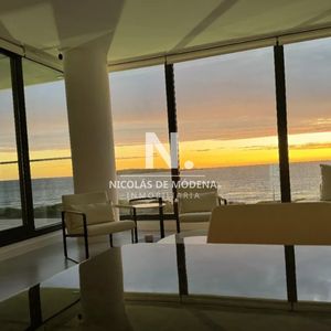 Vende Espectacular Apartamento De 2 Dormitorios En Suite, Con Excelente Vista En Punta Del Este.