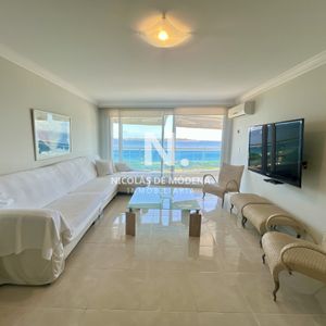 Venta Apartamento 2 Dormitorios. Playa Mansa, Punta Del Este.