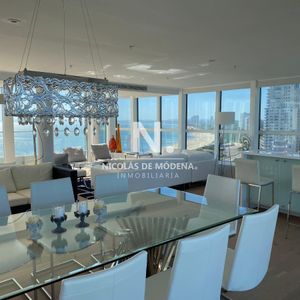 En Venta Impecable Apartamento Penthouse Frente Al Mar, En Mansa Punta Del Este.