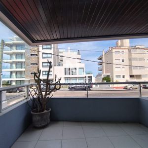 Vende Apartamento De 3 Dormitorios En Península – Punta Del Este Excepcional Unidad Frente Al Mar, Con Amplios Ambientes Y Amenities De Primer Nivel