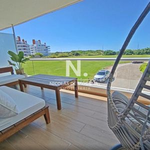 Vende Espectacular Apartamento De 2 Dormitorios Frente Al Océano En La Brava, Punta Del Este