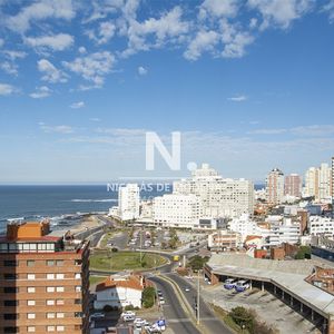 Imperiale Piso Alto De 2 Dormitorios En Punta Del Este
