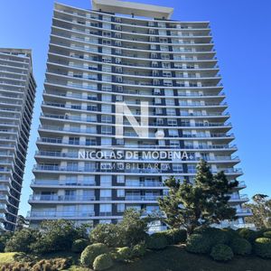 Vende Departamento En Torre One II, Punta Del Este