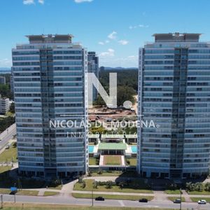 Apartamento Frente Al Mar En Brava, Punta Del Este De 3 Dormitorios.