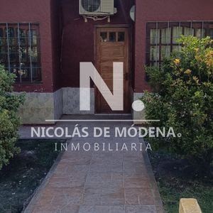 Vende Casa En Piriapolis De 4 Dormitorios, Excelente Ubicación.