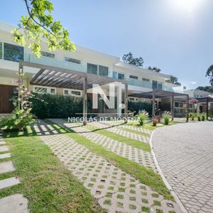 En Venta Apartamento En Punta Ballena De 4 Dormitorios En Complejo Solanas.
