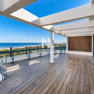 Hermoso Penthouse Con Una Ubicación Privilegiada De La Brava
