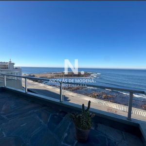 En Venta Impecable Apartamento De 3 Dormitorios Con Balcon, Garage Y Baulera.