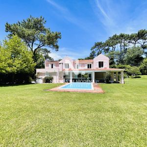 Casa De 4 Dormitorios En Playa Brava, Punta Del Este