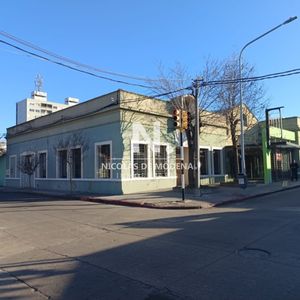 Alquila Local Comercial En El Centro De Maldonado