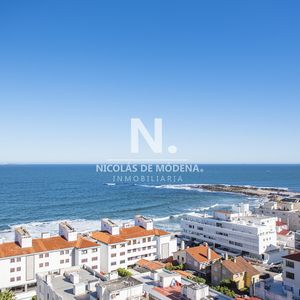 Departamento De 1 Dormitorio Y Medio En Venta En Peninsula, Vista Al Mar.