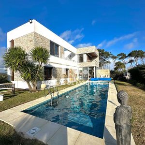 Vende Casa De 4 Dormitorios En Tio Tom, Punta Ballena