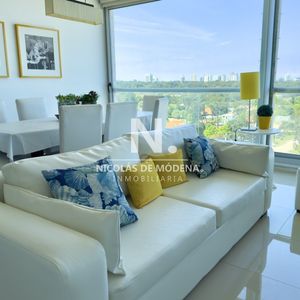 En Venta Apartamento De 4 Habitaciones, Con Una Hermosa Vista En Mansa, Punta Del Este
