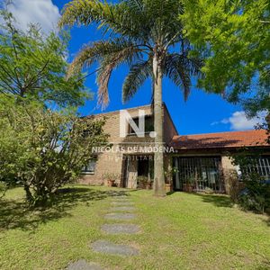 Alquila Casa En Punta Del Este De 4 Dormitorios, Excelente Ubicación