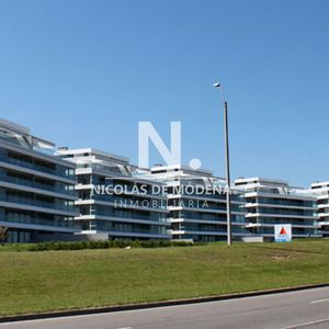 En Venta Apartamento De 4 Dormitorios En Suite, Con Excelente Vista En Punta Del Este