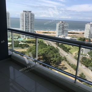 Departamento En Piso Alto, Punta Del Este