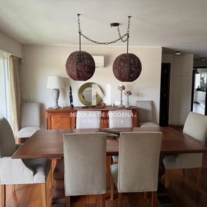 Venta Luminoso Apartamento De 3 Dormitorios Con Piscina Y Parrillero En Carrasco.