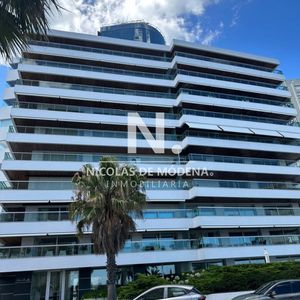 Exclusivo Apartamento En Edificio Puerto Punta - 4 Dormitorios + Servicio Completo