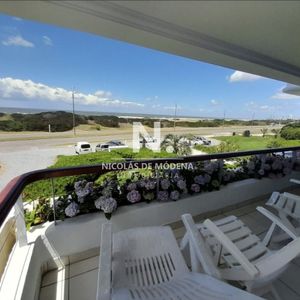 En Venta Apartamento En Brava, Punta Del Este De 4 Dormitorios