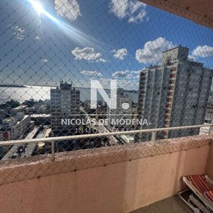 Vende Apartamento De 1 Dormitorio Y Medio En Peninsula, Punta Del Este