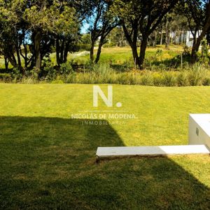 En Venta Apartamento De 2 Dormitorios En Manantiales, Cerca De Laguna Blanca