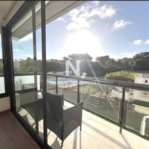 En Venta Apartamento Duplex En Playa Brava, Con Vista Impecable