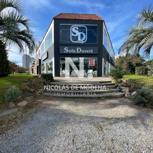 En Venta Local De 390m2 En Punta Del Este
