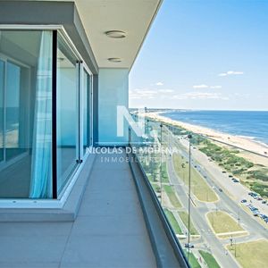 Departamento De 4 Dormitorios En Venta, Frente Al Mar. Torre Le Parc IV