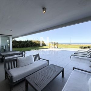 En Venta Apartamento De 4 Dormitorios En Rincon Del Indio, Con Excelente Vista