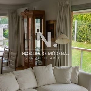 Venta Apartamento En Edificio Delphinus, Malvin Frente Al Mar, 3 Dormitorios, Terraza, 2 Garajes, Piscina, Sauna