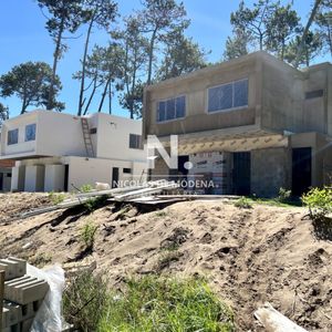 Casa A Estrenar En Pinares. Precio Lanzamiento. Punta Del Este