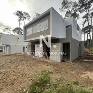 Casa A Estrenar En Pinares. Punta Del Este