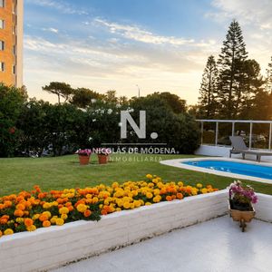 Casa De 5 Dormitorios,  Con Piscina Y Parrillero En Mansa, Punta Del Este