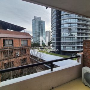 Apartamento A La Venta De 1 Dormitorio En Roosevelt