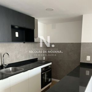 Apartamento De 2 Dormitorios Al Frente Con Parrillero En Malvin