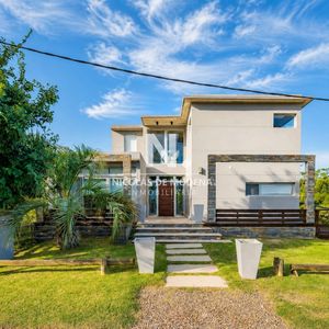 Exclusiva Casa En Venta En San Vicente - José Ignacio De 3 Dormitorios En Suite, Con Casa Para Huéspedes.