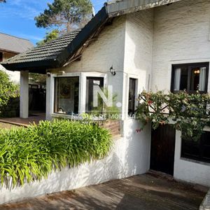Hermosa Casa En Venta Con Piscina En Punta Del Este