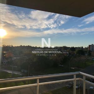 En Venta Apartamento De 2 Dormitorios En La Loma, Con Vista A Agradable Entorno