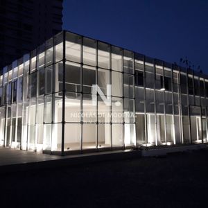 Excelentes Locales Comerciales En Inmejorable Ubicación, Punta Del Este