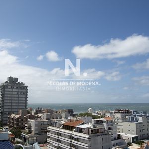 Departamento En Venta De 1 Dormitorio En Península ,  Punta Del Este