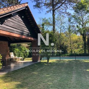 En Venta Casa En Punta Del Este De 3 Dormitorios En Suite Y Amplios Espacios Exteriores