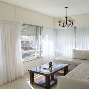 Vende Y Alquila Apartamento De 2 Dormitorios En Peninsula, Punta Del Este