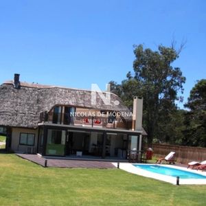 Cabaña De 4 Dormitorios Y Piscina Cerca Del Mar, Pinares, Punta Del Este