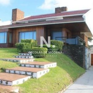 Casa En Venta De 5 Dormitorios En Montevideo