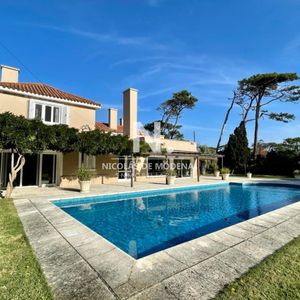 Hermosa Casa En Venta En Playa Brava A Cuadra Y Media Del Mar