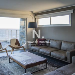 Prestigioso Penthouse Frente Al Mar.
