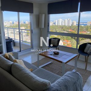 Apartamento De 3 Dormitorios En Venta En Av Roosevelt , Punta Del Este