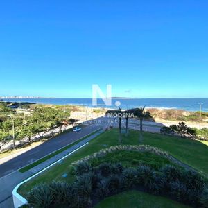 Hermoso Departamento En Venta, En La Zona De Playa Mansa